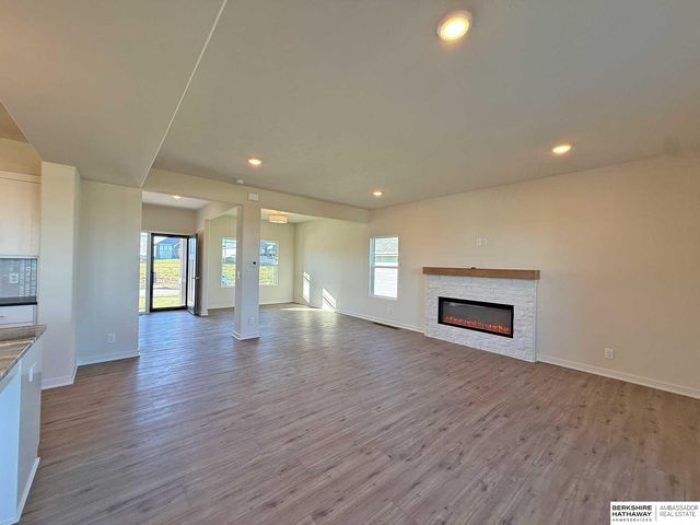 19814 Cinnamon Street, Omaha, NE 68135