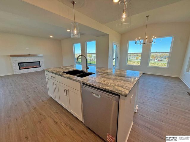 19814 Cinnamon Street, Omaha, NE 68135