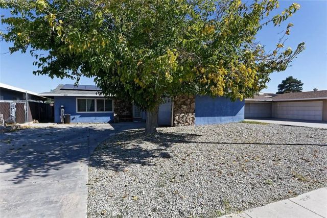 14035 Wimbleton Drive, Victorville, CA 92395