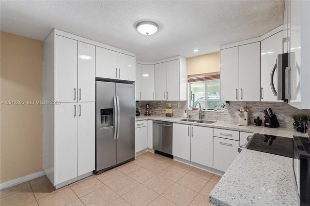 5300 NW 30th Pl, Miami, FL 33142