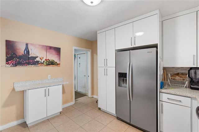 5300 NW 30th Pl, Miami, FL 33142