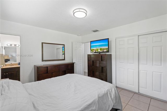 5300 NW 30th Pl, Miami, FL 33142