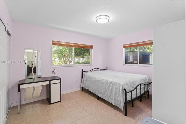 5300 NW 30th Pl, Miami, FL 33142