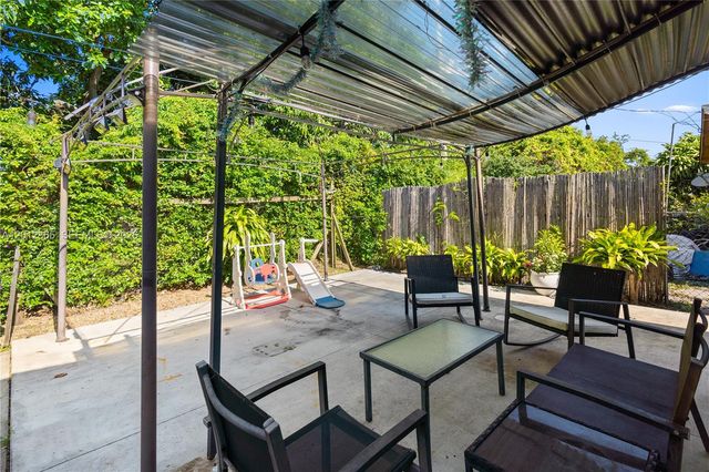 5300 NW 30th Pl, Miami, FL 33142