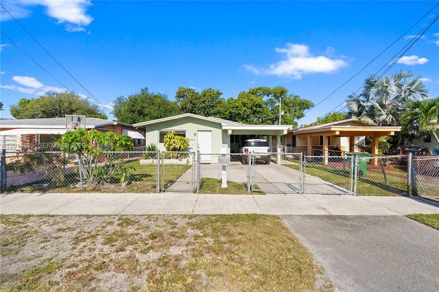 5300 NW 30th Pl, Miami, FL 33142