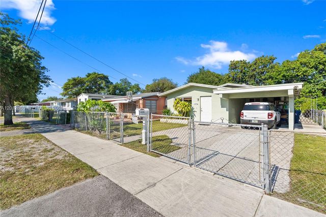 5300 NW 30th Pl, Miami, FL 33142
