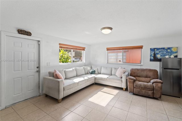 5300 NW 30th Pl, Miami, FL 33142