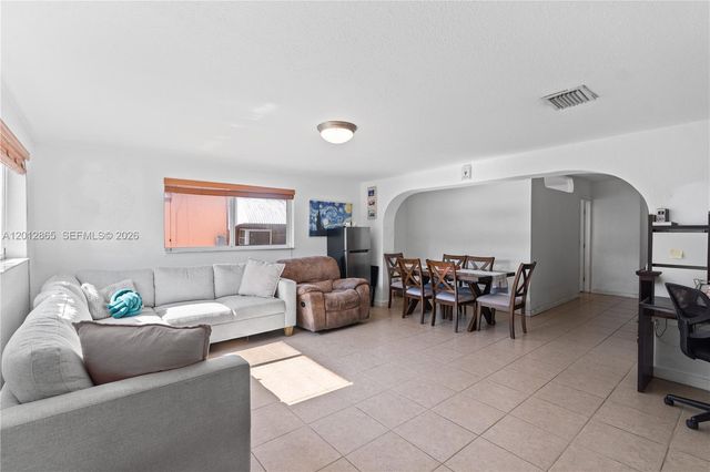 5300 NW 30th Pl, Miami, FL 33142