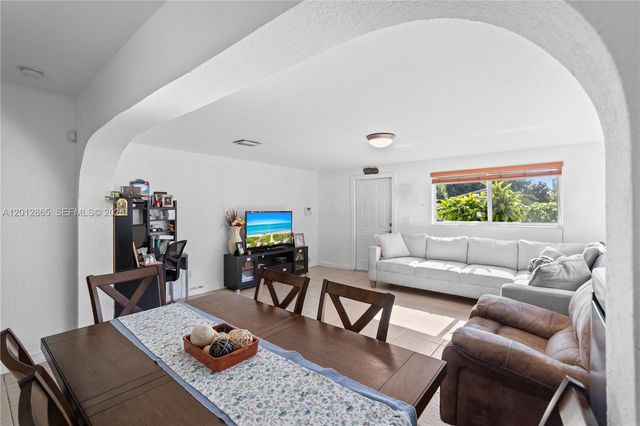 5300 NW 30th Pl, Miami, FL 33142