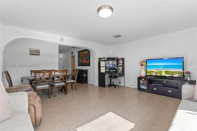5300 NW 30th Pl, Miami, FL 33142