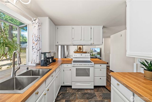 23416 51st Avenue Ct E, Spanaway, WA 98387