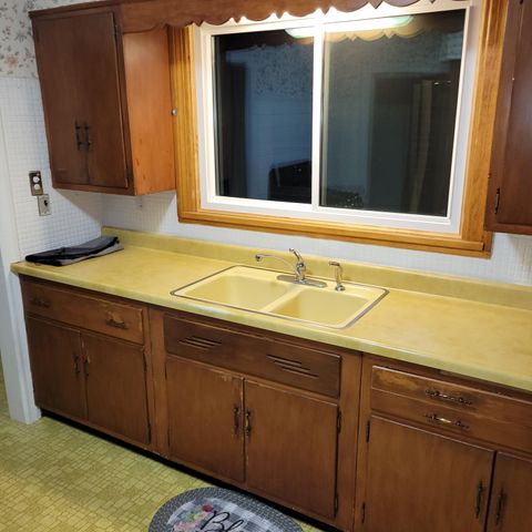 1607 Parkview Avenue, Whiting, IN 46394