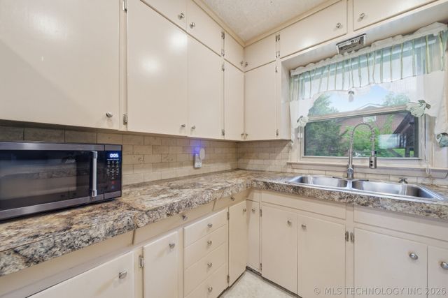 910 Hickory Street, Chelsea, OK 74016