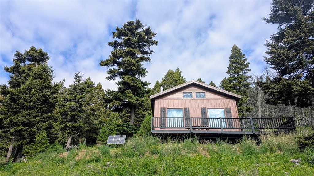 Image 3 of property listing at 3975 Suzy Drive, Wolf Creek, MT 59648