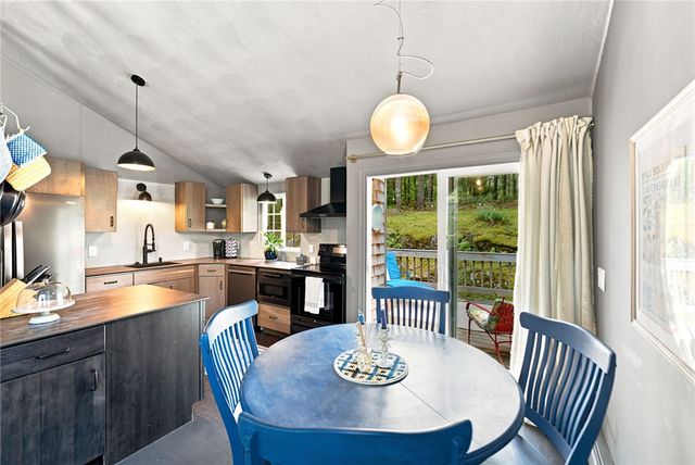 102 Timber Ridge Road, Charlestown, RI 02813