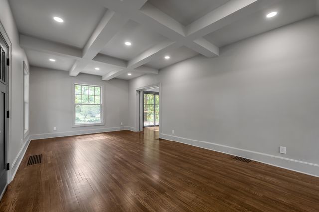 2775 Paris Pike, Lexington, KY 40511