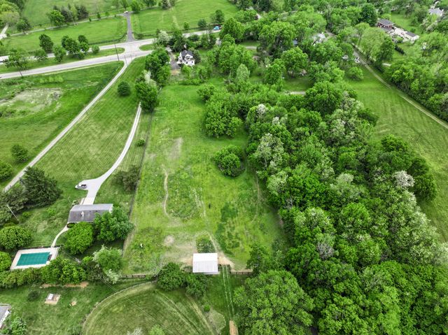 2775 Paris Pike, Lexington, KY 40511