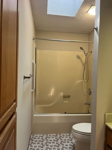 1 Curry Lane, Bella Vista, AR 72715