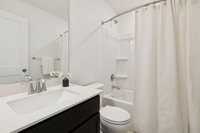 13824 Anderson Drive, Rosemount, MN 55068