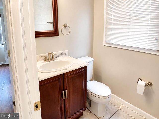 6 HEPBURN LN, Willingboro, NJ 08046