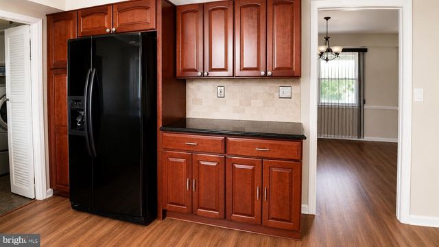 6 HEPBURN LN, Willingboro, NJ 08046