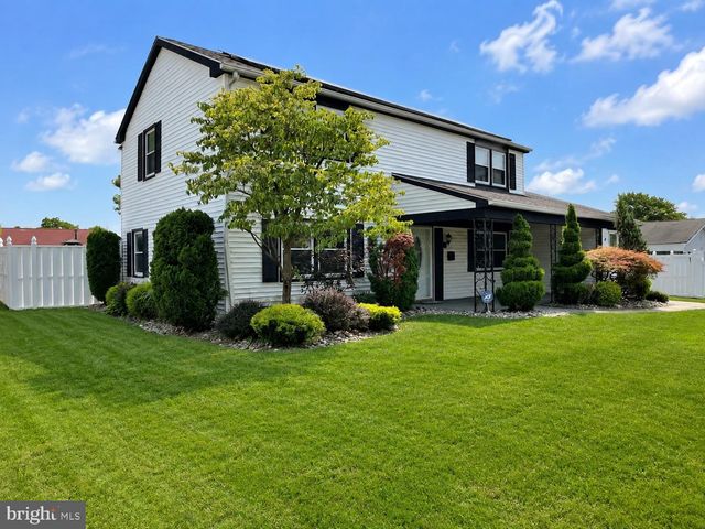 6 HEPBURN LN, Willingboro, NJ 08046