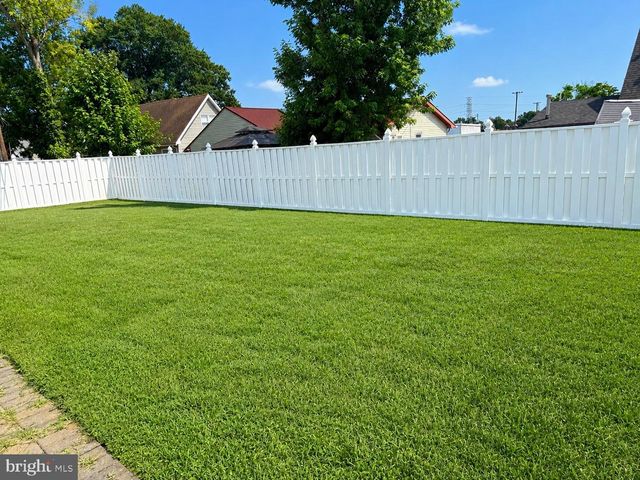 6 HEPBURN LN, Willingboro, NJ 08046