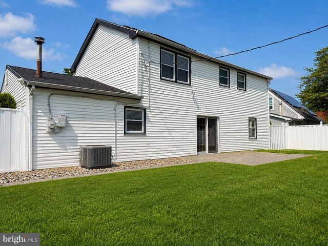 6 HEPBURN LN, Willingboro, NJ 08046