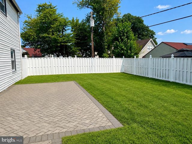 6 HEPBURN LN, Willingboro, NJ 08046