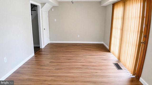 6 HEPBURN LN, Willingboro, NJ 08046