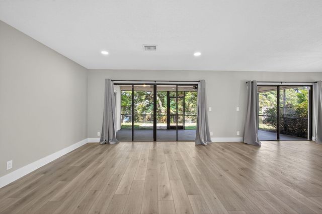 1202 Essex Drive, Wellington, FL 33414