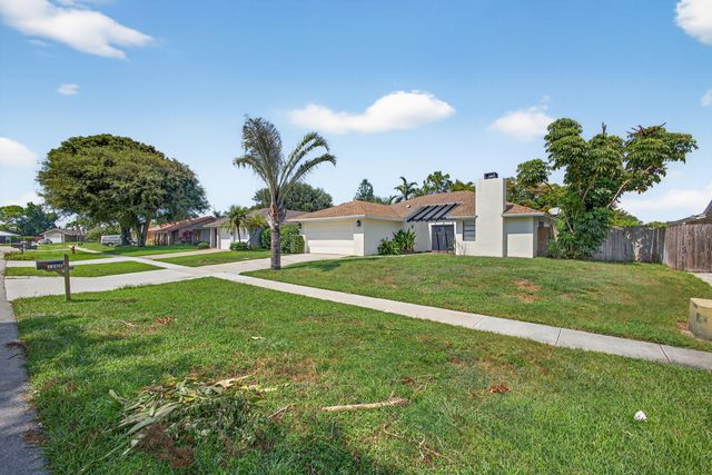 1202 Essex Drive, Wellington, FL 33414
