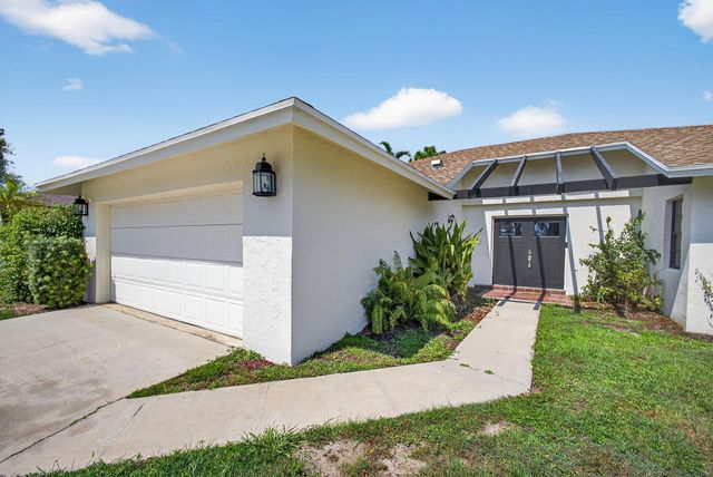 1202 Essex Drive, Wellington, FL 33414