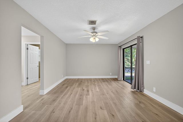 1202 Essex Drive, Wellington, FL 33414