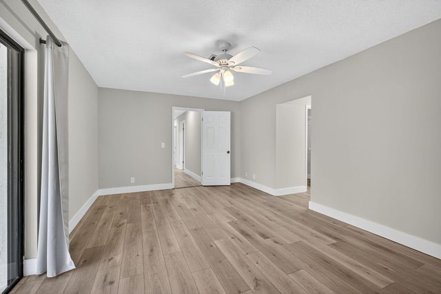 1202 Essex Drive, Wellington, FL 33414