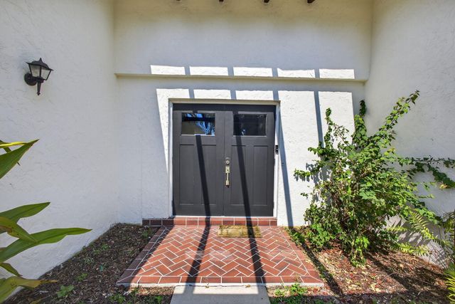1202 Essex Drive, Wellington, FL 33414