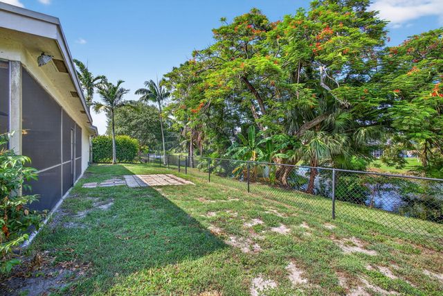 1202 Essex Drive, Wellington, FL 33414