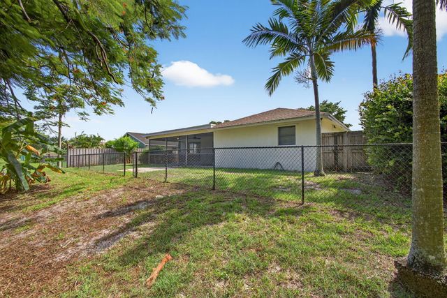 1202 Essex Drive, Wellington, FL 33414