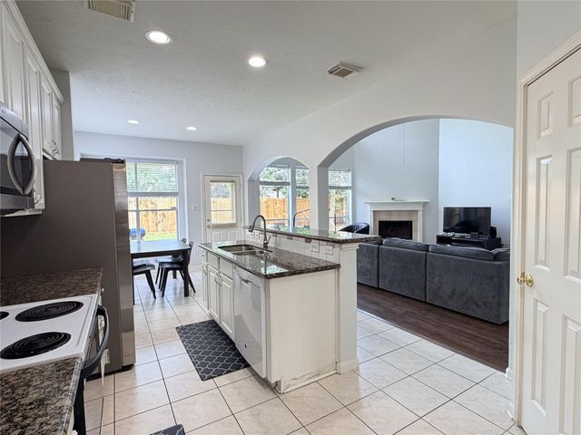 1031 Norfolk Drive, Pearland, TX 77584