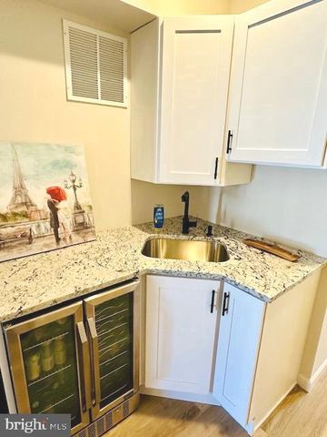 2210 EASTERN AVE, Baltimore, MD 21231