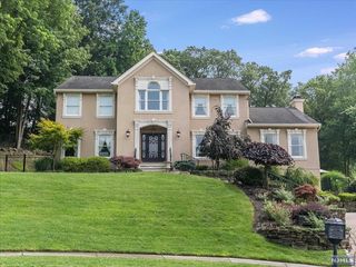 4 Michele Court, Wayne, NJ 07470
