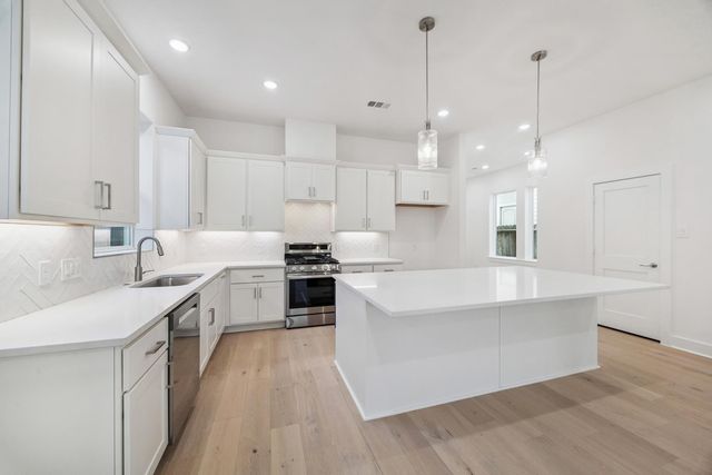 1321 Alexander Street, Houston, TX 77008