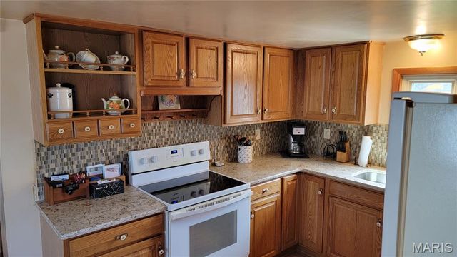 423 Taylor Street, Staunton, IL 62088