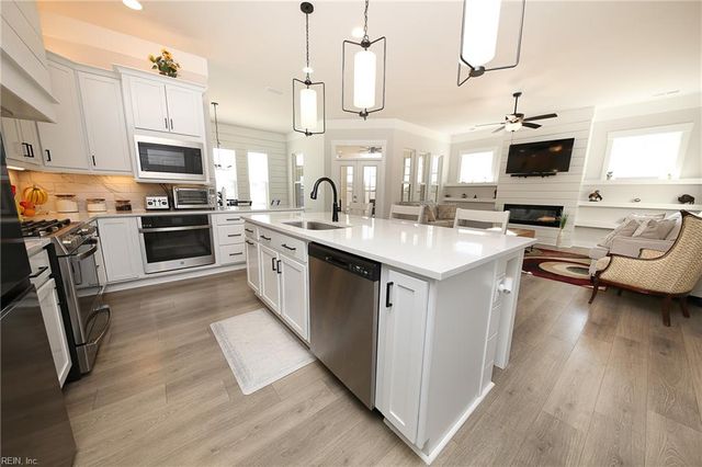 203 Farmstead LOOP, Moyock, NC 27958