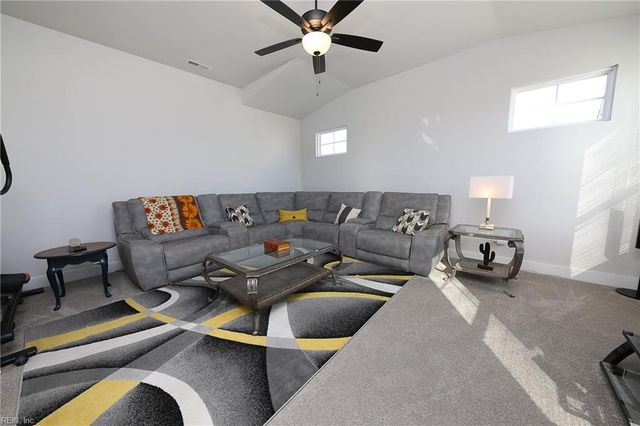 203 Farmstead LOOP, Moyock, NC 27958