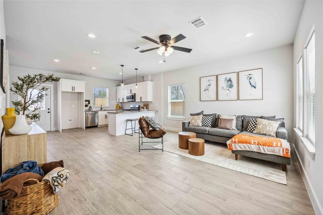 4715 Ward Street, Houston, TX 77021