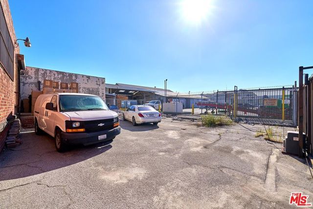 2302 E 38th Street, Vernon, CA 90058