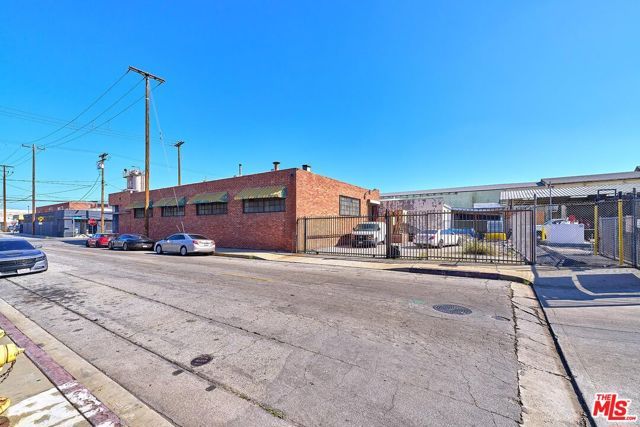 2302 E 38th Street, Vernon, CA 90058