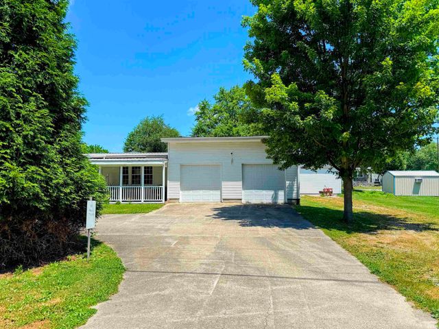 102 W Williams Street, Loogootee, IN 47553