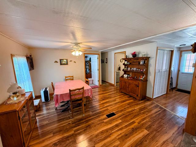 102 W Williams Street, Loogootee, IN 47553